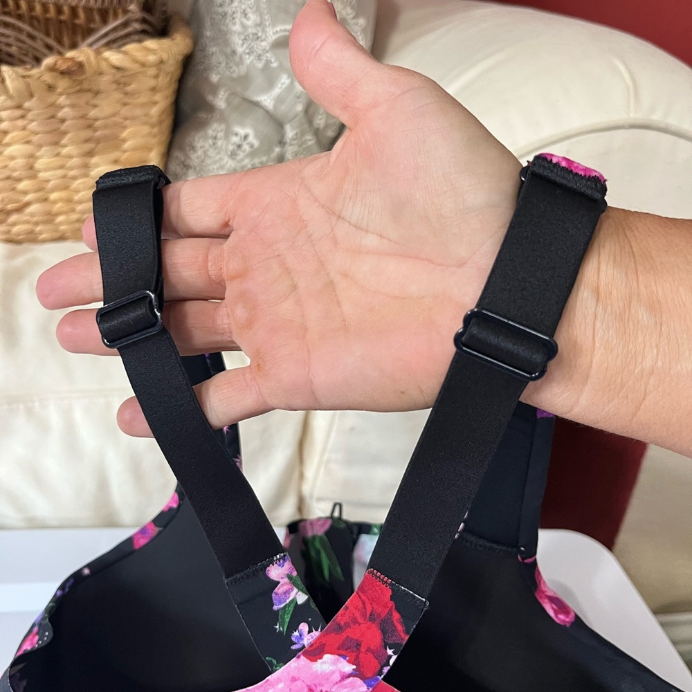 Victoria's Secret Black and Pink Floral Sports Bra - Picture 6 of 6